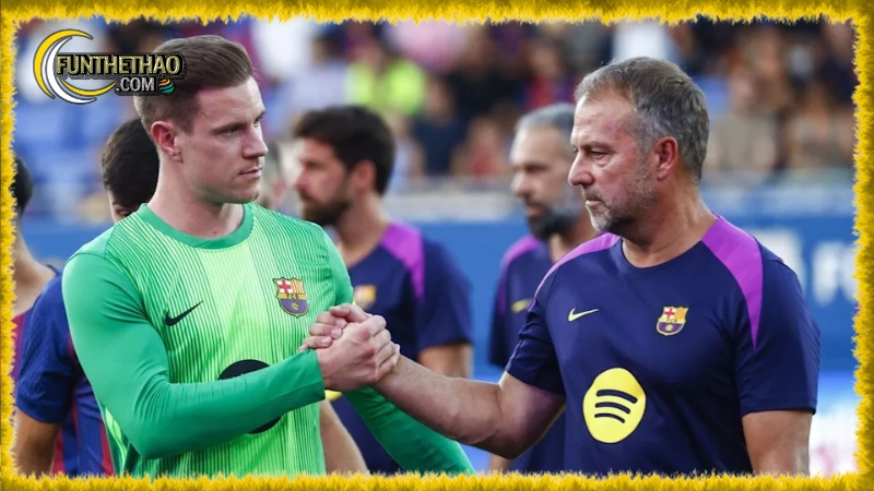 Manchester United đang nằm trong số ba câu lạc bộ Premier League